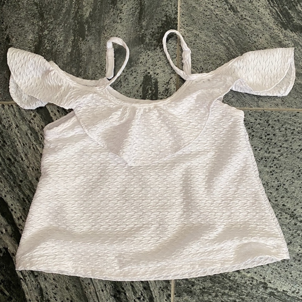 Area Code 407 White Shoulder Cut-out Top Size 7
